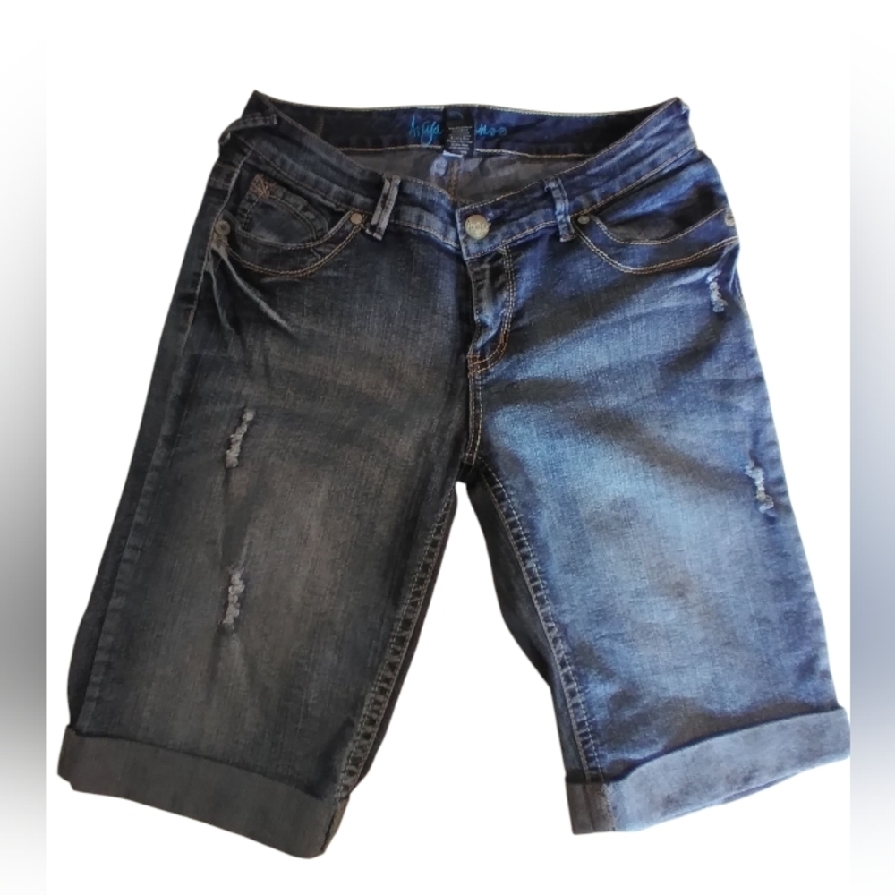 Ariya Denim Jean Shorts Distressed Size 11/12 Beach Vacation